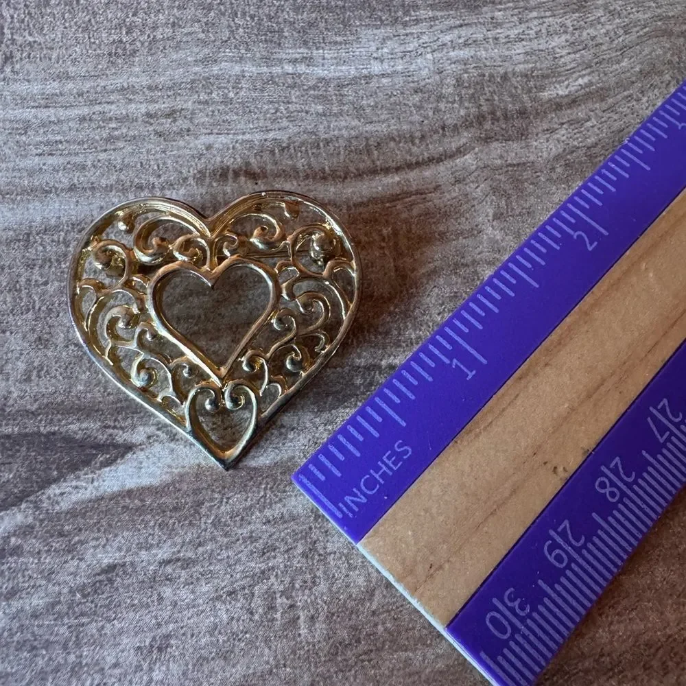 Vintage Pin Brooch Gold Toned Filigree Heart Design Romantic Swiftie Coquette